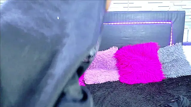 SeraphynLuxora webcam