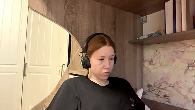 KiraNice1 live sex cam