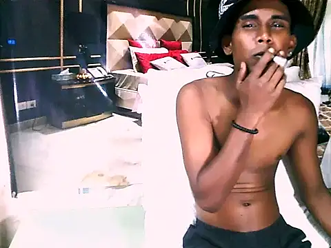 IndianThuggin webcam