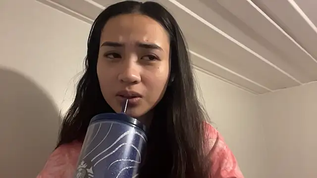 NorikoMcirvin webcam