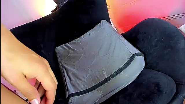 MargaretQualley webcam