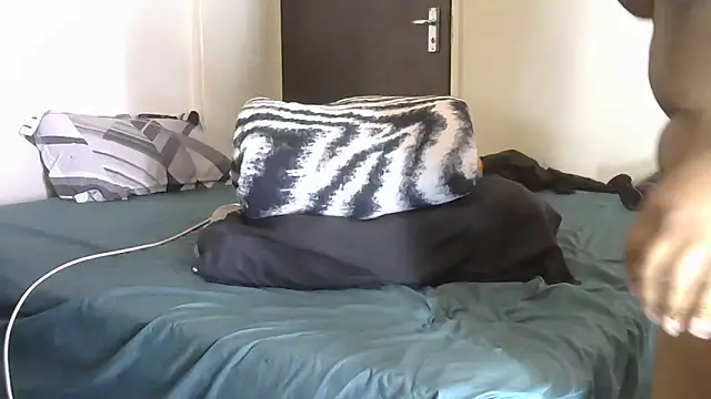 AddictiveAssCurves webcam