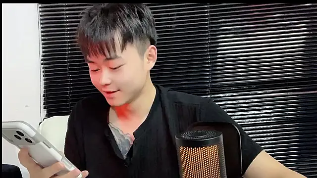 GUCCI-BOY1314 webcam