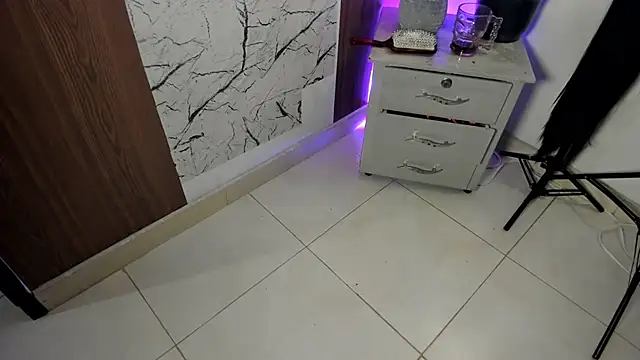 miaah_kaliffa webcam