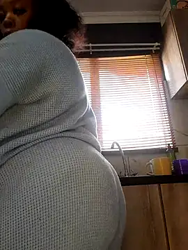 SWEETDOLLY29XX Stripchat cam model