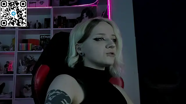Holy_Mistress_S webcam