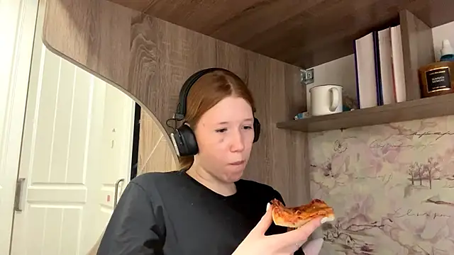 kiranice1 - KiraNice1's free webcam - UK Sex Cams