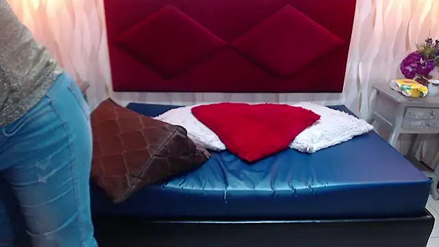 AngelicaMilf03 webcam