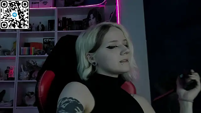 Holy_Mistress_S webcam