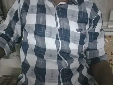 Lovetoearnsome webcam