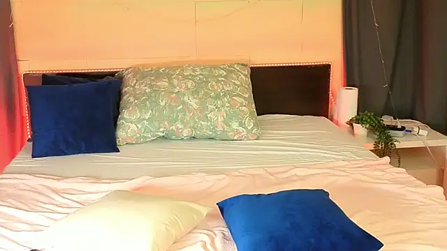 okerriella - Okerriella's free webcam - UK Sex Cams