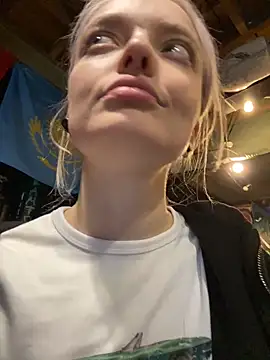 aka_Blonde webcam