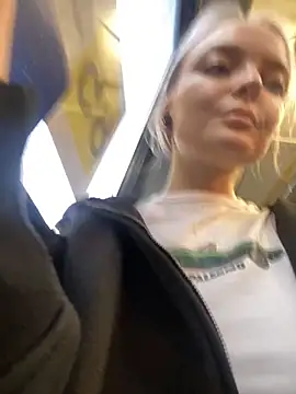 aka_Blonde webcam