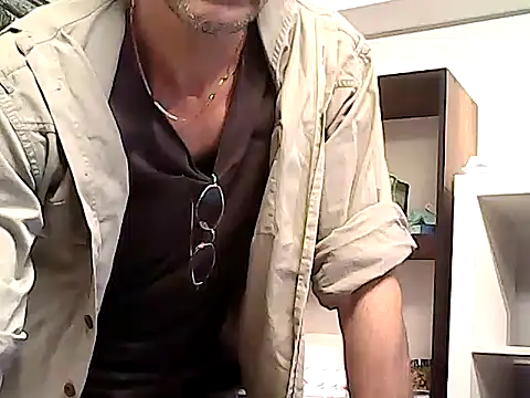 mastercharisma35 (Ask my age) - like ???? pls......