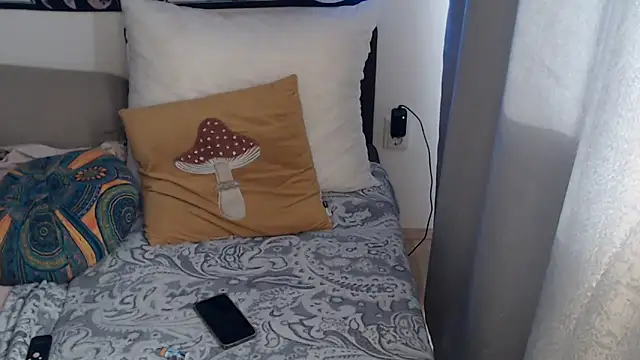 AlienforTwenty webcam