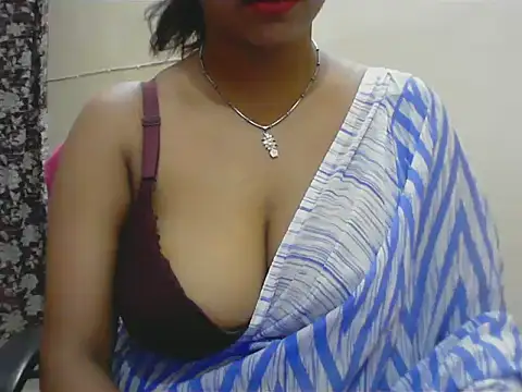 LovingPihu webcam