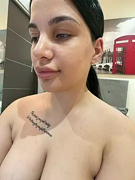 Webcam Model (Samira30)  is live.Free join now!