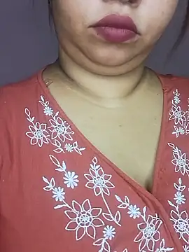 Webcam Model (Ravina_patil1) is live