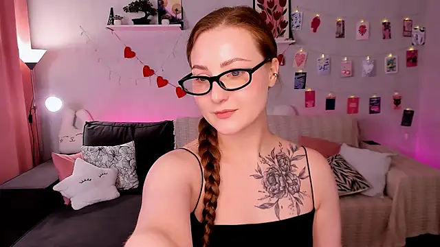 velvet_cherry_ webcam