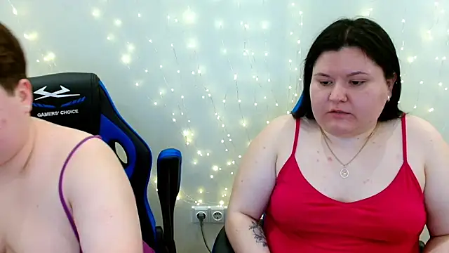 BeckyAndHellen webcam
