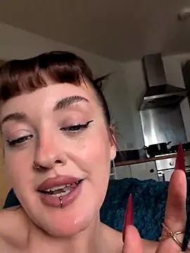 Petite_Juicy_Olive webcam