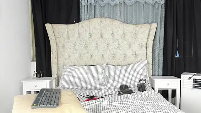 aleja_spearsx webcam