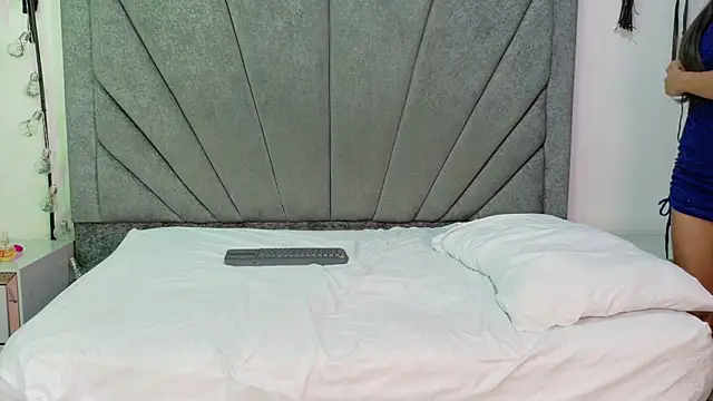 FantasyCouple_OS webcam