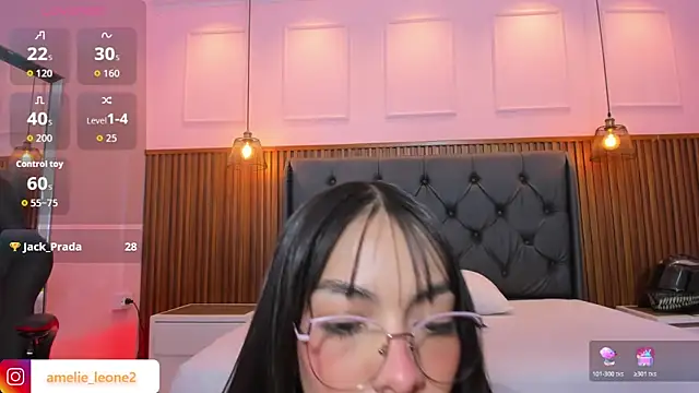 AMELIELEONE webcam