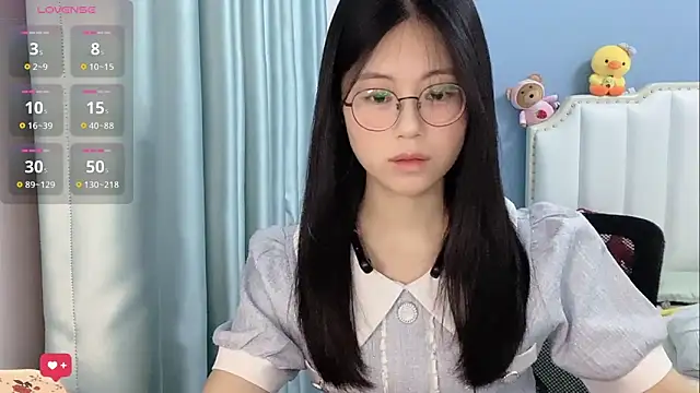 Luna-666 Stripchat cam model