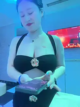 美女Yolanda9在线直播