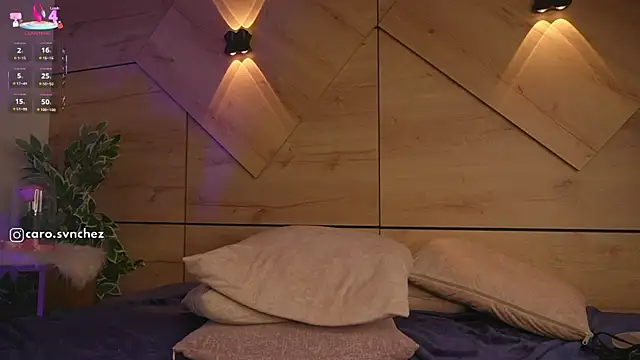 caro_sanchezz webcam