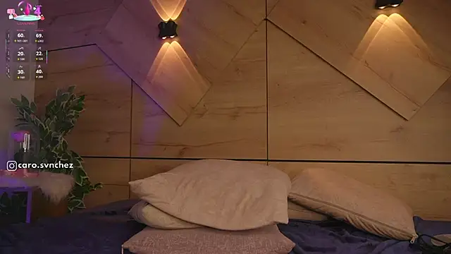 caro_sanchezz webcam