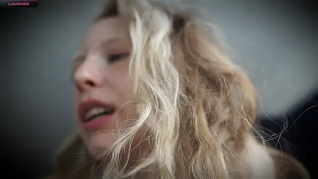 _Phantom_thread_ webcam