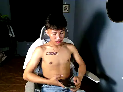 naughtyboyloy_0 webcam