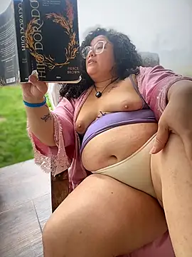 CurlyMilf_Vannexxxa webcam