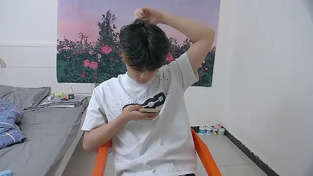 icecream-002's live cam