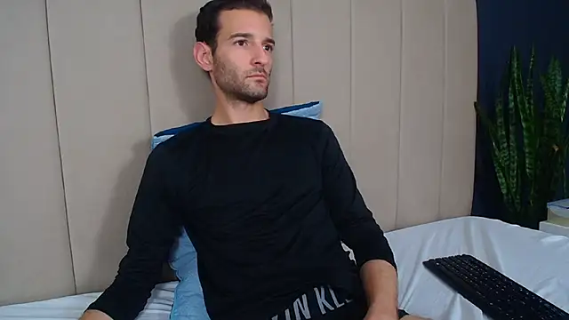 Christopher_saint webcam