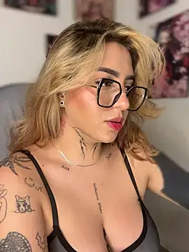 CarolQueen1_ webcam