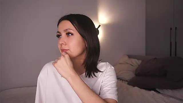 ElviraGounder webcam