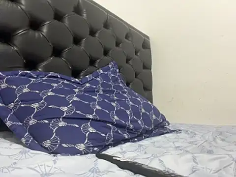 SexxxySquirterStev777 webcam