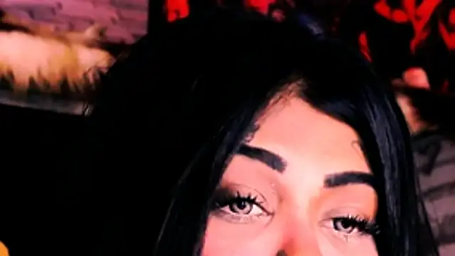 indian_dreamgirl webcam