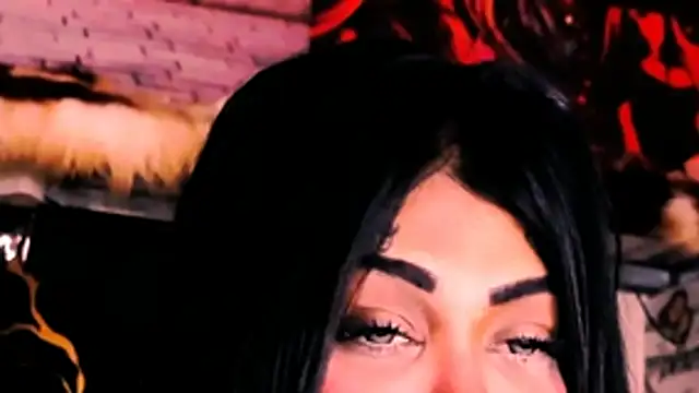 indian_dreamgirl webcam