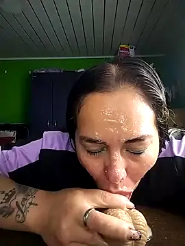 Webcam Model (emily_sweet13)  is live.Free join now!