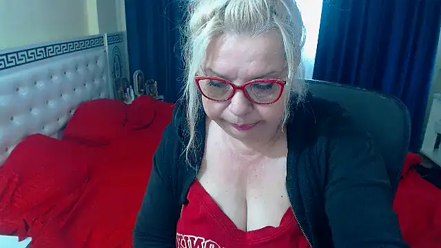 SonyaHotMilf webcam