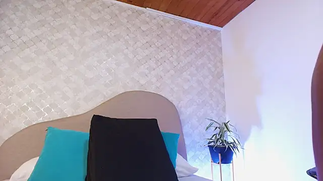 SCARLHETTBROWN webcam