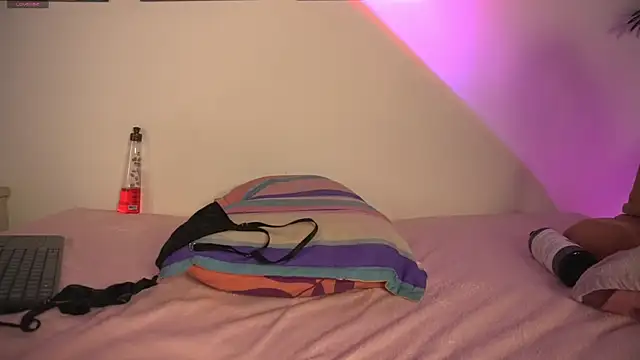 pocahotass_11 webcam