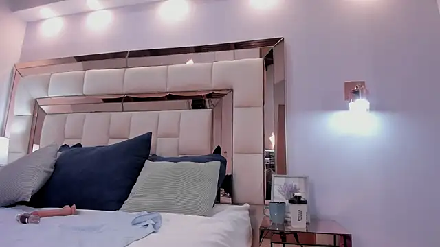 charolnox - Charolnox's free webcam - UK Sex Cams