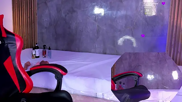 LuciaReid live sex cam