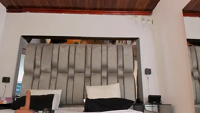 Live sex cam of NikkySmiith