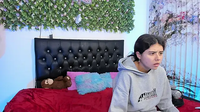 valeria_and_zoe webcam